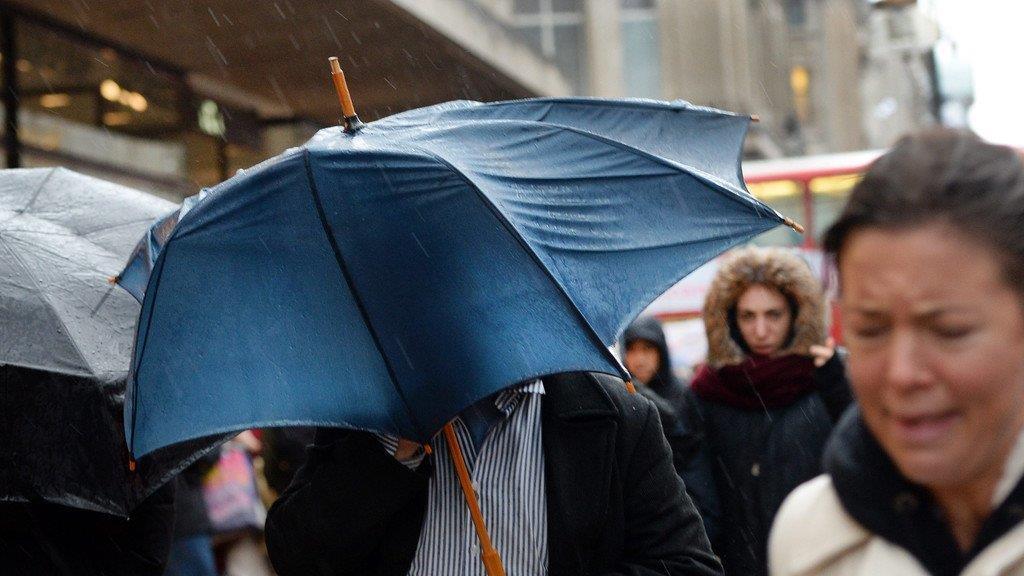 Sturmtief "Dirk": 100.000 zu Weihnachten ohne Strom