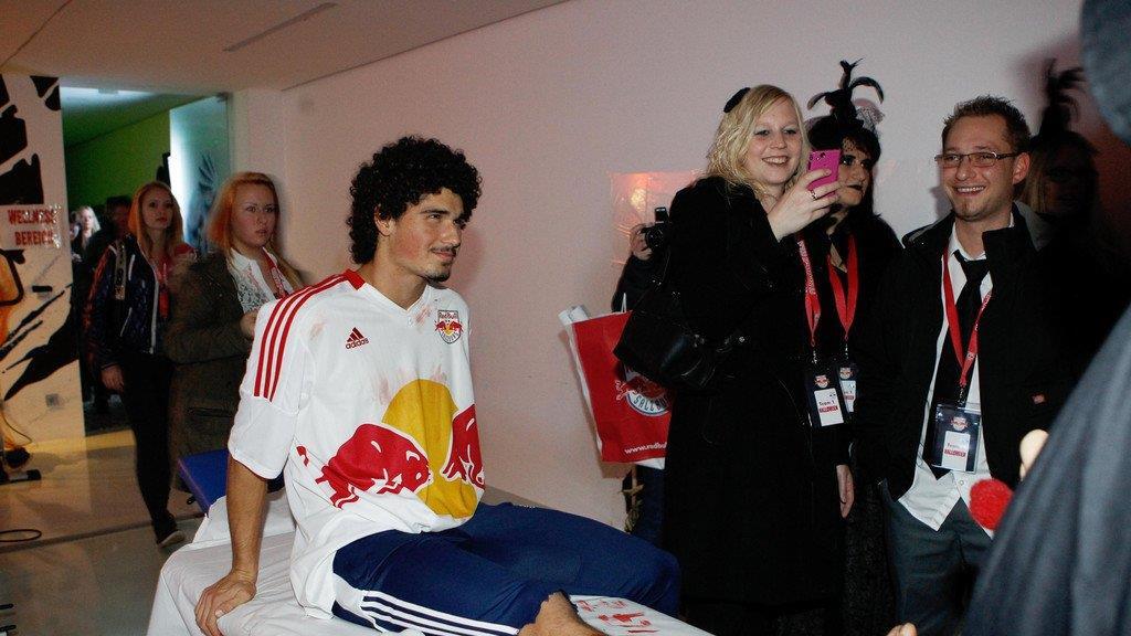 Halloween im Stadion, I