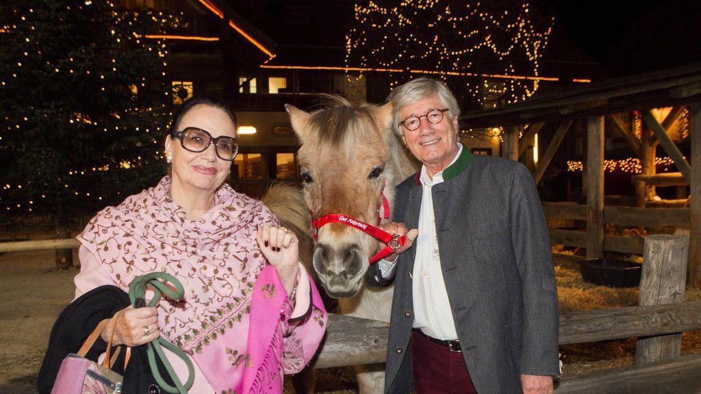 Weihnachtsmarkt-Eröffnung auf Gut Aiderbichl