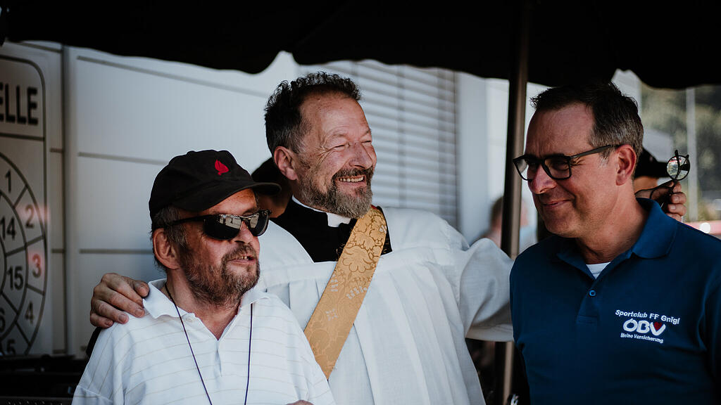 Oldtimertreffen Gnigl, Fahrzeugweihe