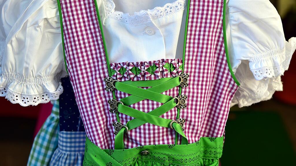dirndl tracht