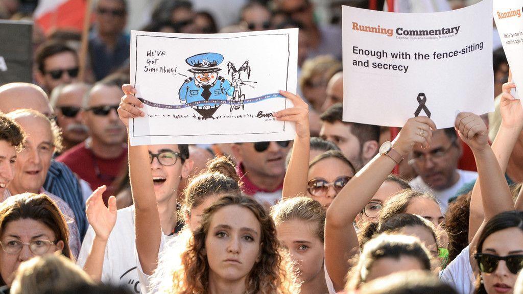 Mega-Demo nach Mord an Journalistin auf Malta