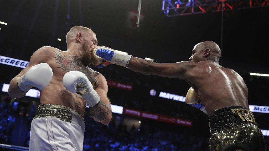Mayweather besiegt McGregor durch technisches K.o.