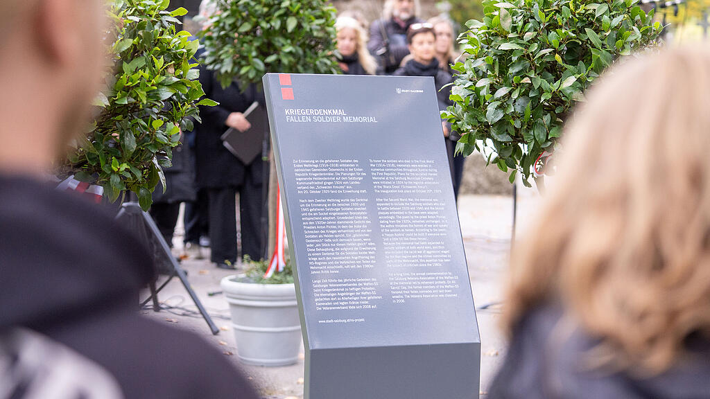 Infopult Kriegerdenkmal Kommunalfriedhof