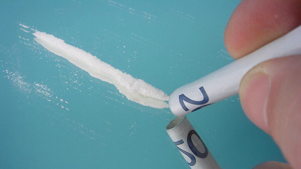 Der 22-Jährige dealte mit Mephedron (Amphetamine), Cannabiskraut, Crystal Meth und anderen Substanzen.