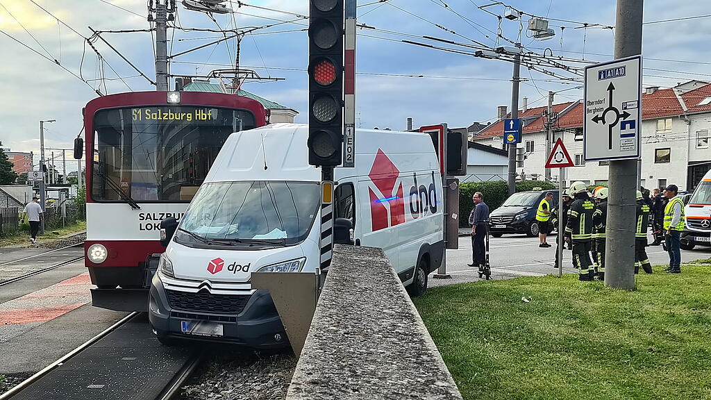 Pkw gegen Lokalbahn Itzling