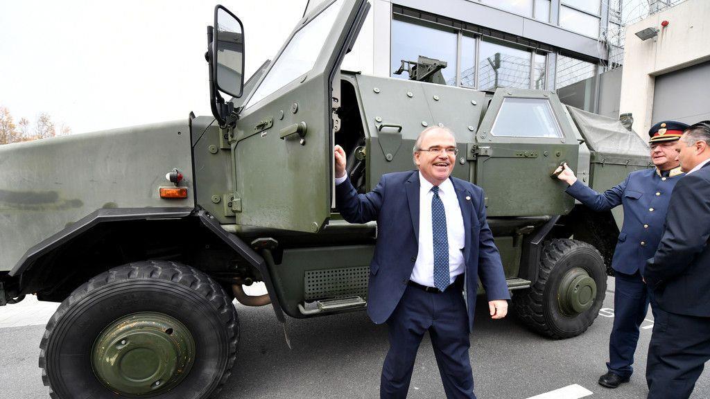 Bundesheer stellt Justizwache gepanzerte Fahrzeuge zur Verfügung: Übergabe in Salzburg