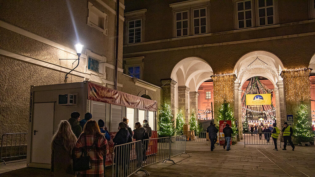 20211118_fmt_christkindlmarkt_eroeffnet_mw-27.jpg