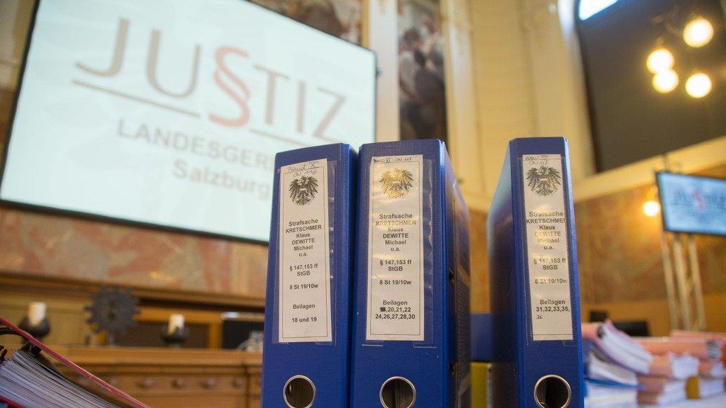 Prozessbeginn in Salzburg