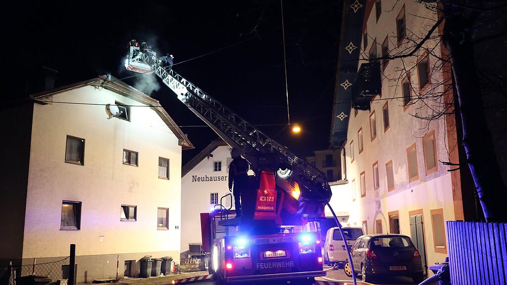 Ein Bild aus der zweiten Brandnacht in Gnigl.
