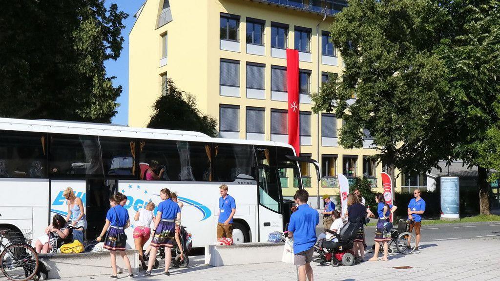 Malteser-Camp in Salzburg: Quartier im Bundesgymnasium Nonntal