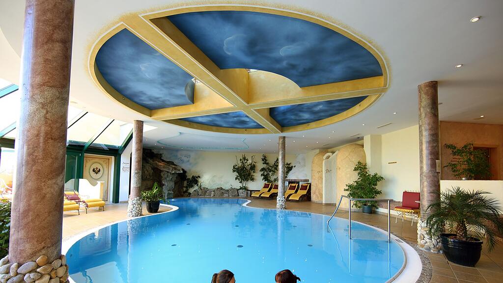 Ein Ausflug in eine Therme kann ganz schön kostspielig sein (Symbolbild).