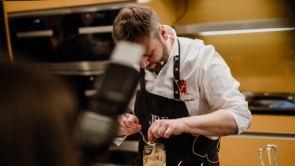 Eat & Meet, Miele