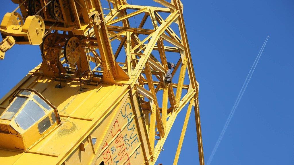 Streit ums Besuchsrecht: Französischer Vater besetzt Kran