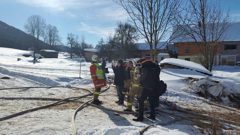 Maschinenhalle in Thalgau in Brand