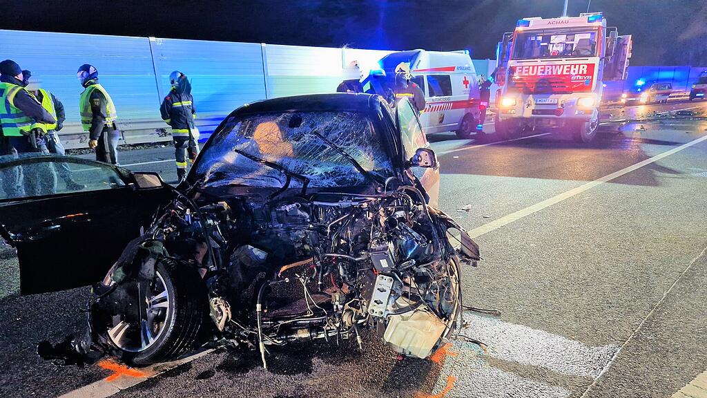 Elf Verletzte bei Kleinbus-Unfall in NÖ