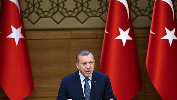 Erdogan will Schulen auf islamisch-konservativen Kurs zwingen.