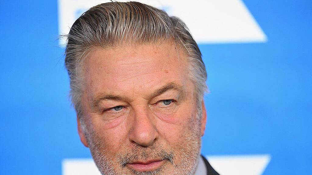 Alec Baldwin wird durch ein Gutachten belastet