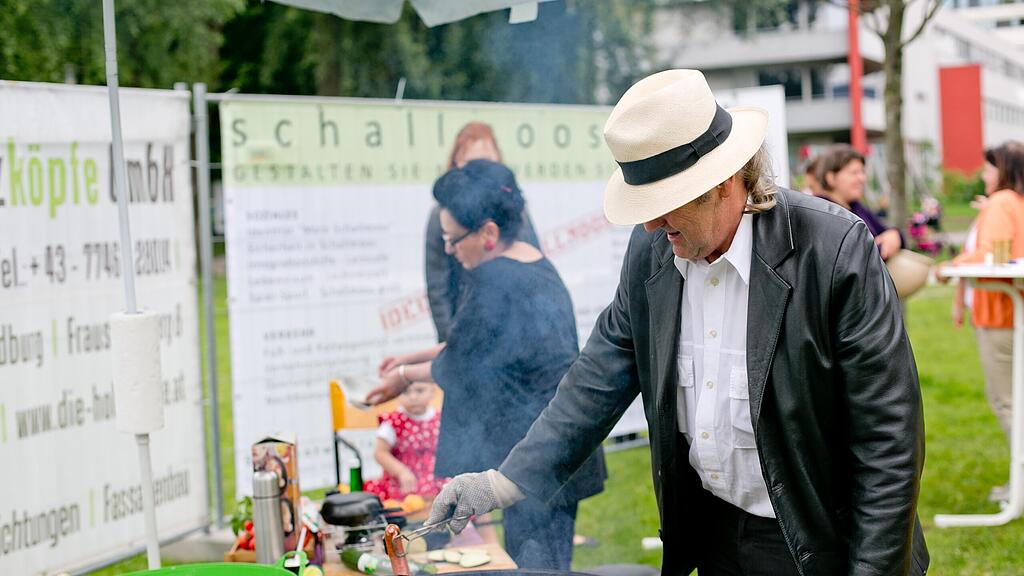 Viele Salzburger ließen sich die Grillerei nicht entgehen.