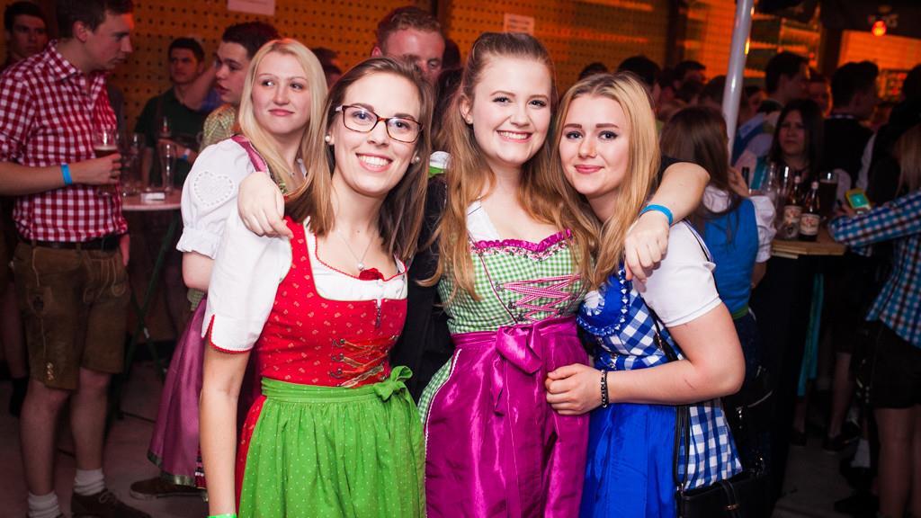 Dirndlball, II