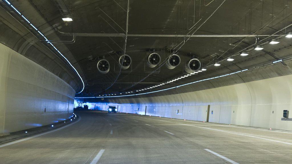 Feinschliff an der Baustelle im Lieferinger Tunnel