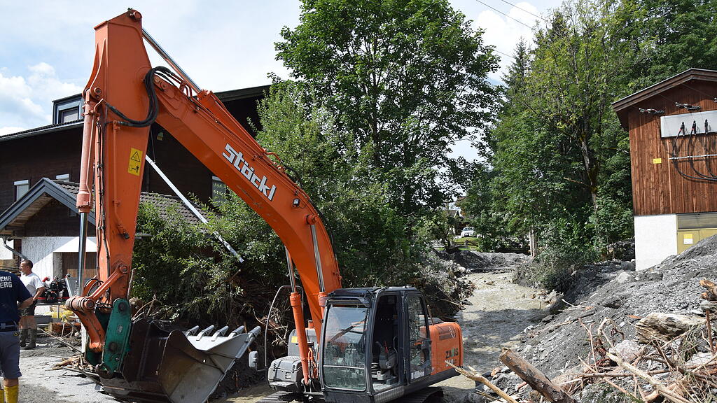 Unwetter_Mittersill_Aufr\u00e4umarbeiten III