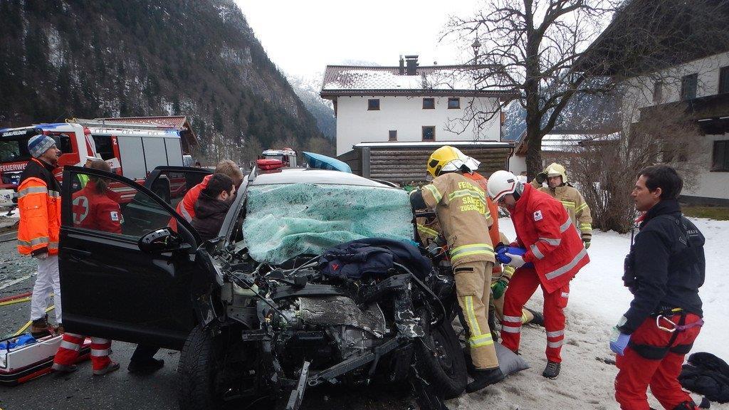 Frontalcrash auf B311 in Weißbach