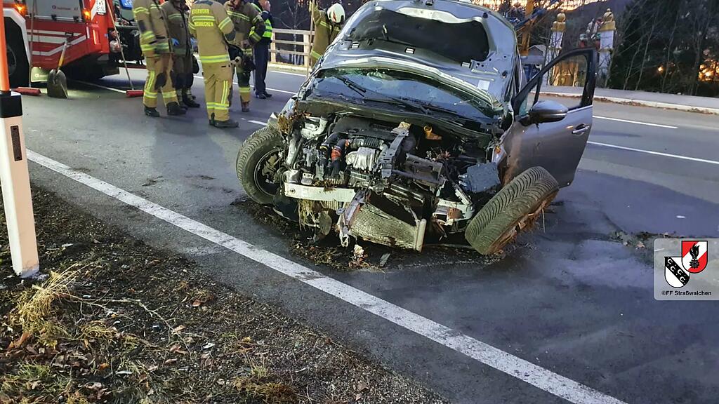 Crash zwischen Straßwalchen und Landesgrenze