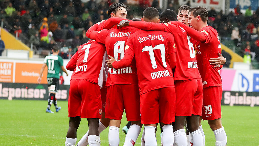 Bundesliga: Ried gegen Salzburg, Bullen, Marsch, Red Bull,