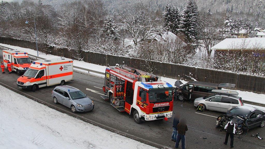 Schwerer Crash auf B20