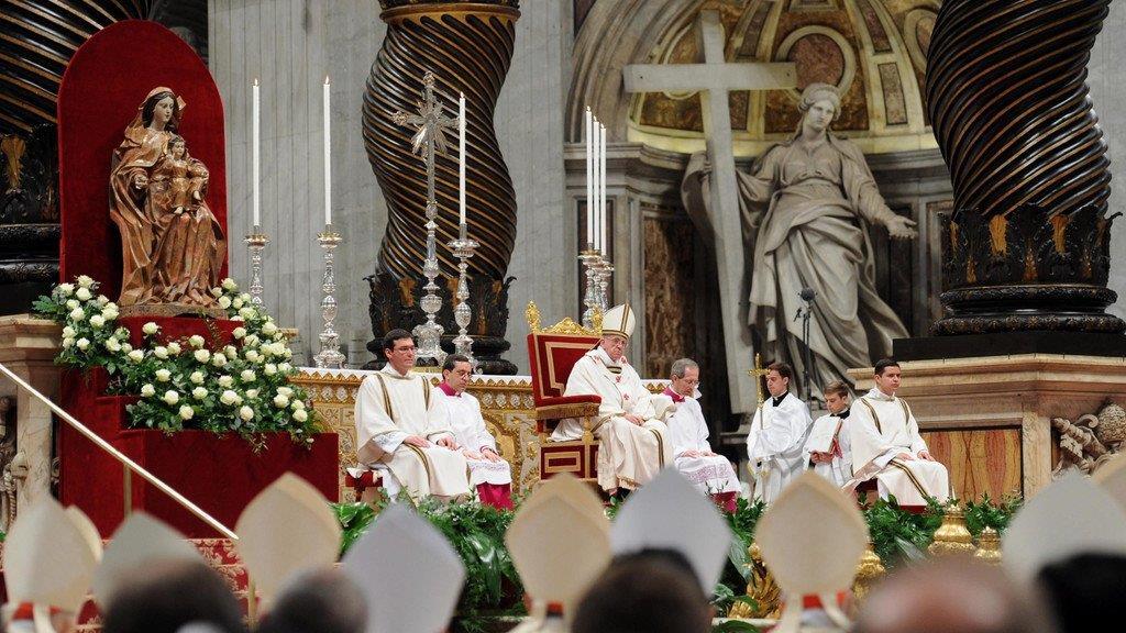 Papst begann Osterfeiern mit Chrisam-Messe