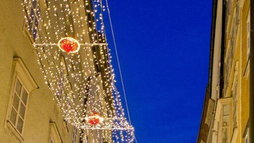 Weihnachtsbeleuchtung in der Getreidegasse