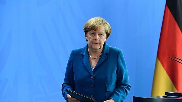 Merkel wird die Schuld an islamistischen Taten in die Schuhe geschoben