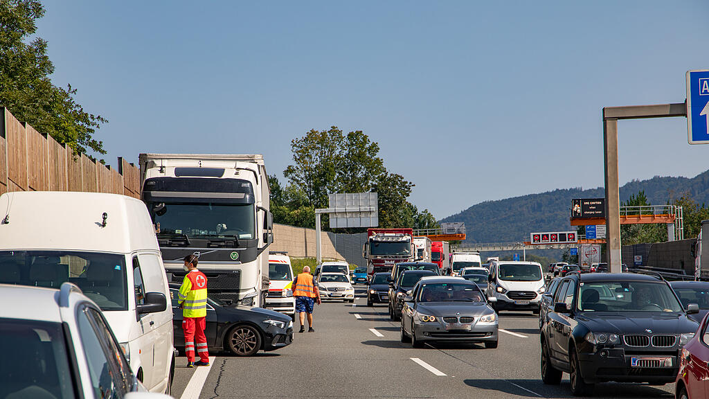 Lkw vs. Auto auf A1