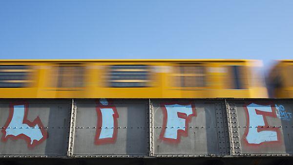 Skurrille Szenen in der Berliner U-Bahn