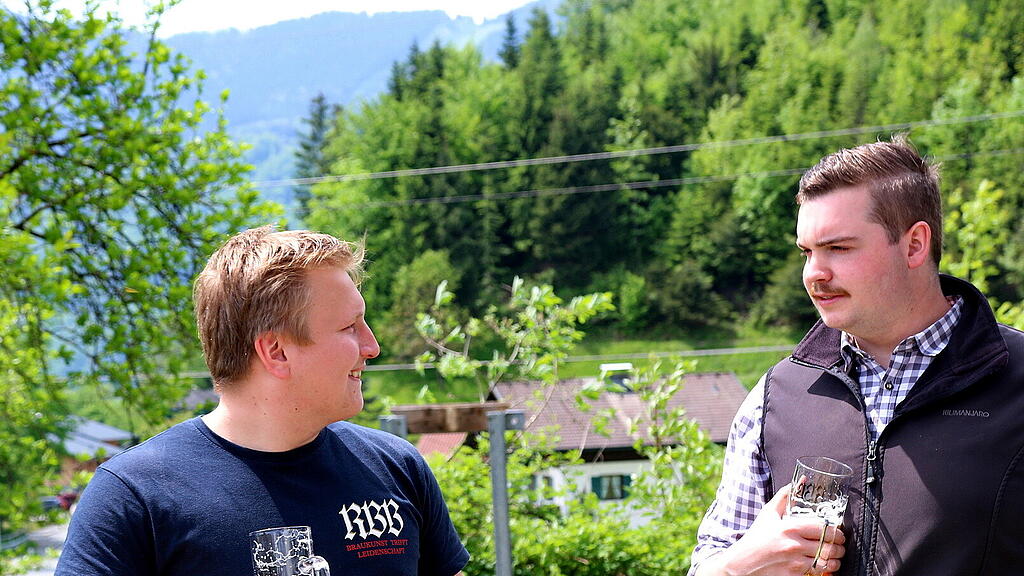 Bierfichte Aufstellen in Bad Vigaun
