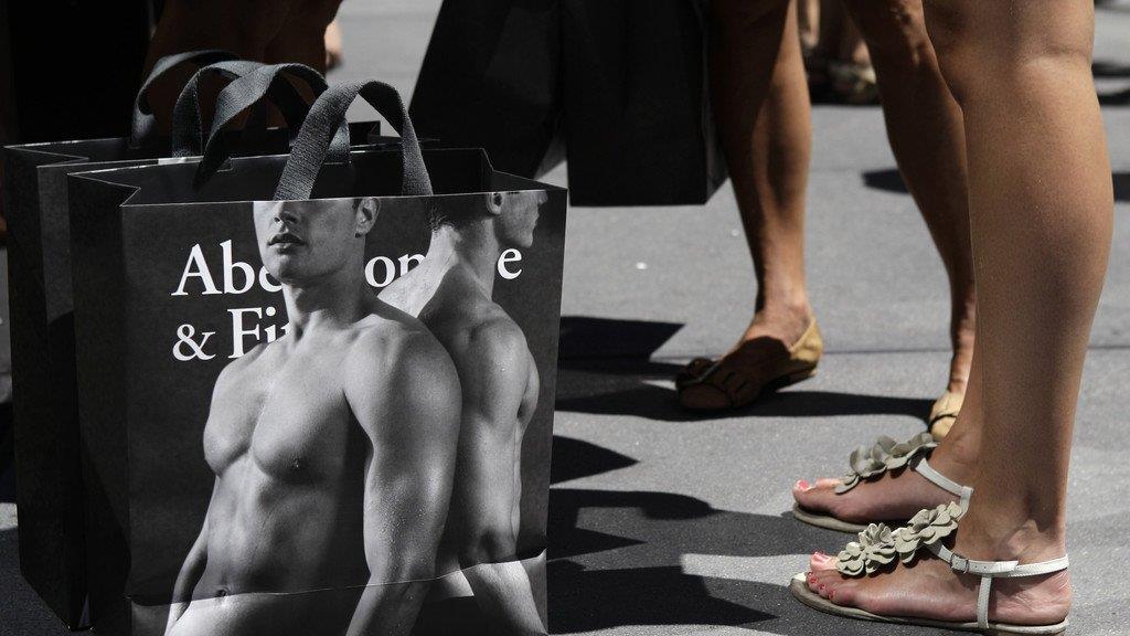 Schöner Schein bei Abercrombie & Fitch: Shops und halbnackte Models