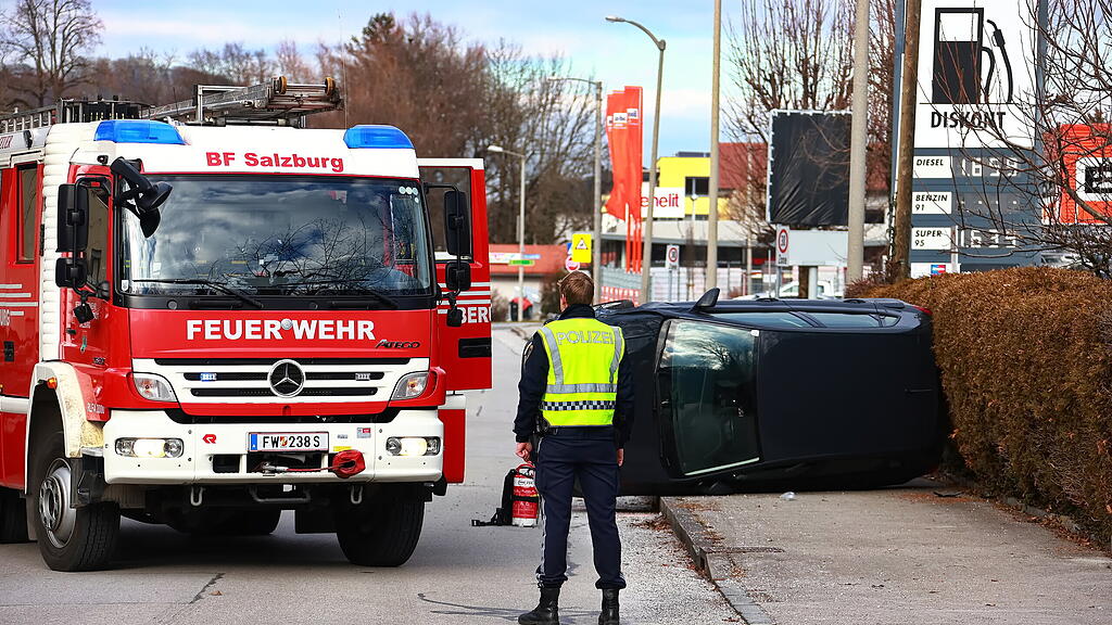 pkw-überschlag schallmoos