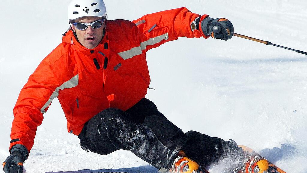 Der Skifahrer wurde verletzt und mit dem Hubschrauber ins Krankenhaus gebracht.