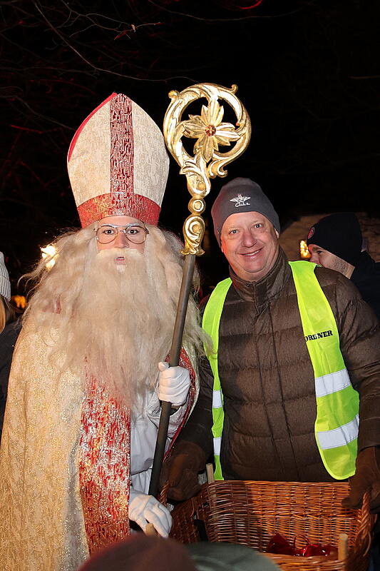 Anifer Krampuslauf am Dorfplatz