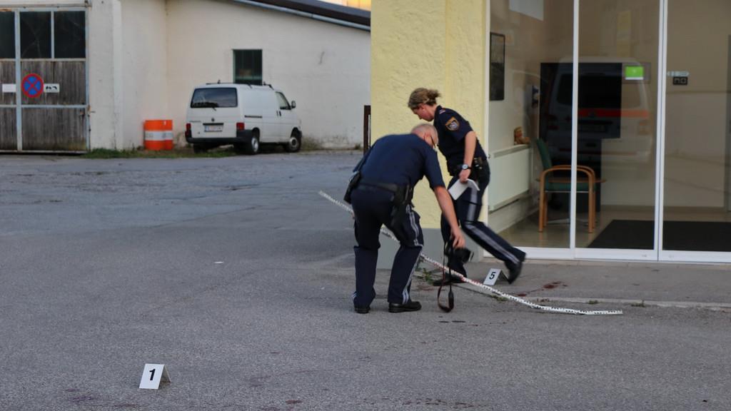 Messerstecherei in Oberndorf: 40-Jähriger schwer verletzt