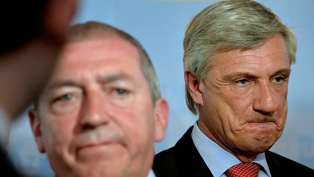 Während sich Heinz Schaden (SPÖ) über den Wahlausgang sehr erfreut zeigt, ist Harry Preuner (ÖVP) sichtlich enttäuscht.