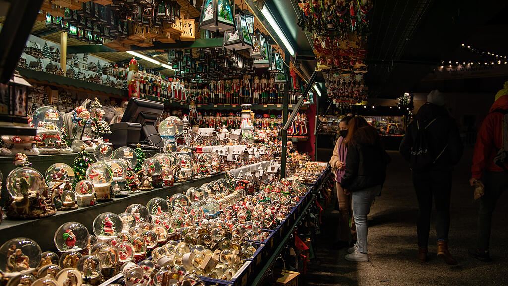 20211118_fmt_christkindlmarkt_eroeffnet_mw-18.jpg