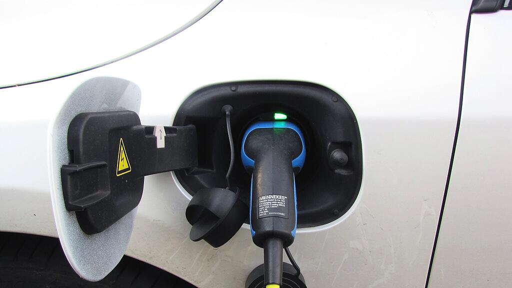 plug-in-2783574.jpg