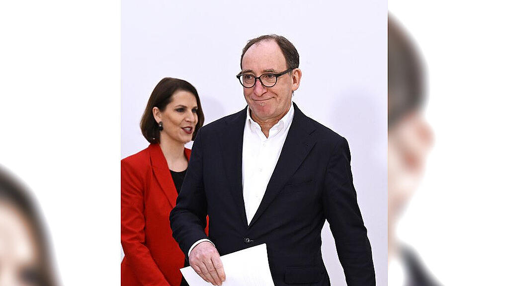 Rauch und Edtstadler im Ministerrat