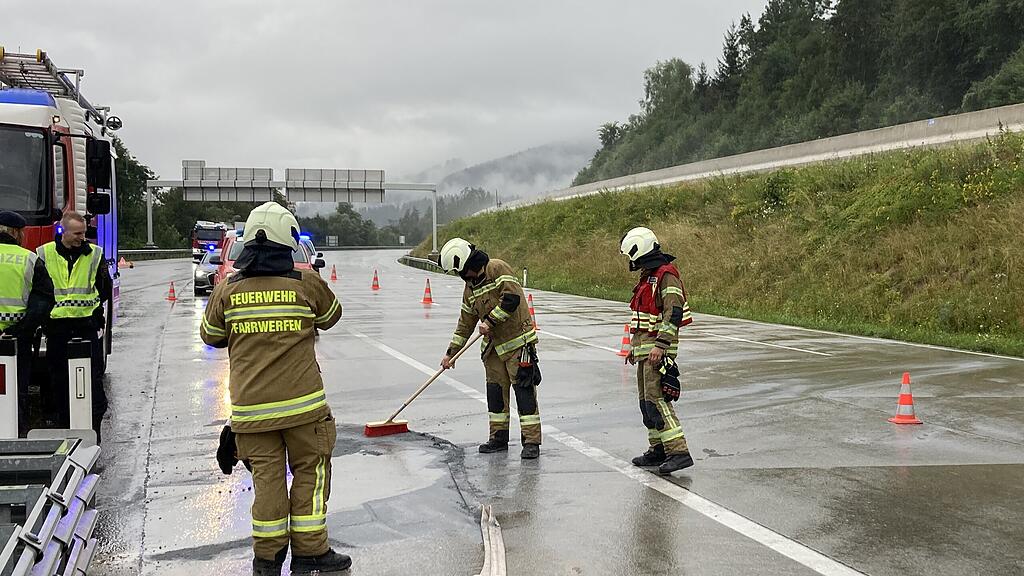 Fahrzeugbrand auf A10 bei Pfarrwerfen
