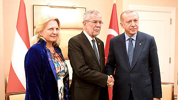 Spontanes Treffen zwischen Van der Bellen und Erdogan