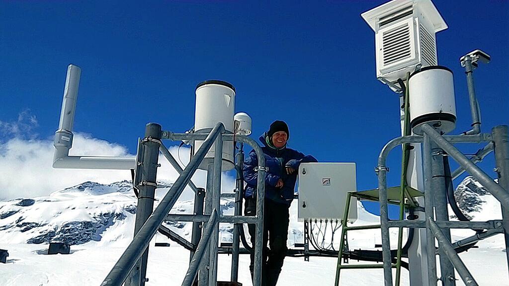Seit 25 Jahren beobachtet Melitta Maislinger Regen, Schnee, Wind und Wetter auf der Wetterstation Rudolfshütte.