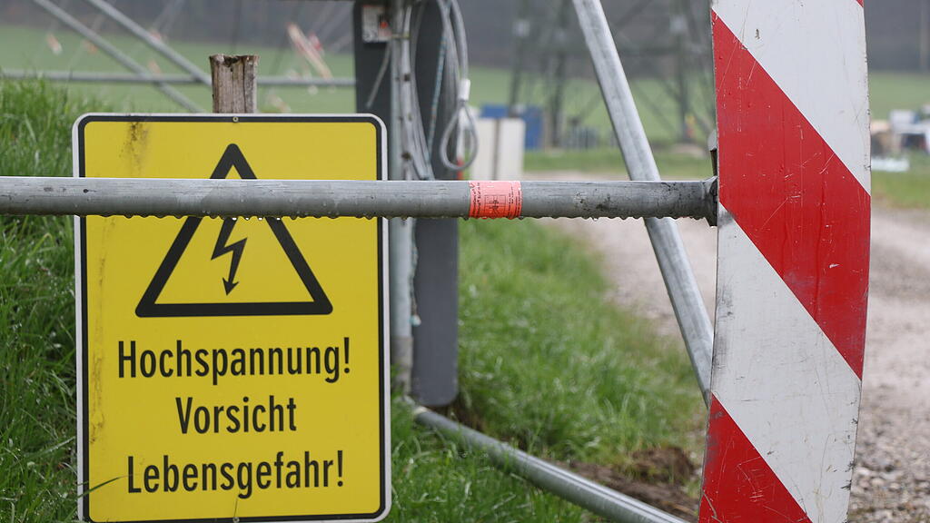 Bau von 380 kV-Leitung