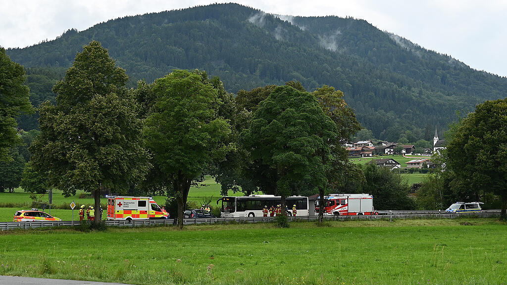 Elfjähriger Bub in Bayern von Auto erfasst und lebensgefährlich verletzt